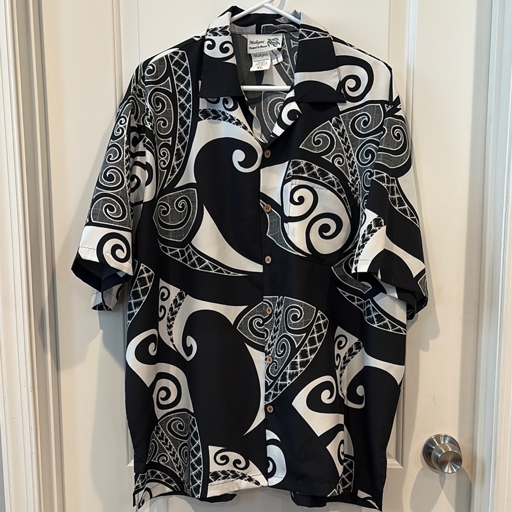 Makani| Men’s Black & White Aloha Shirt | Size XL